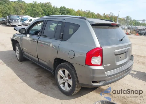 2013 Jeep Compass Sport z USA, uszkodzony, nr VIN 1C4NJCBB3DD223263
